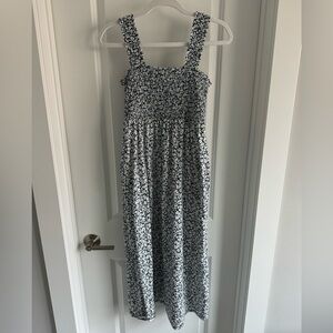 Old navy fit and flare smocked midi dress. Blue and white floral
